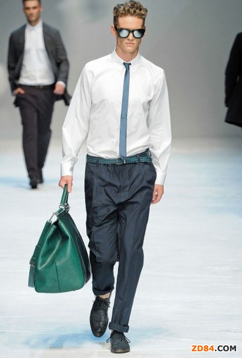 �͸�ָ�� ���Ĵ���а���ʽ