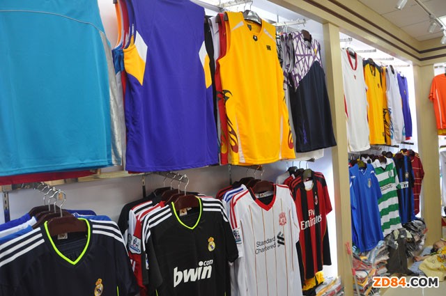 �w�����b�I(y��)ӭ&ldquo;����&rdquo; С�Ј��sҊ&ldquo;��ɫ&rdquo;