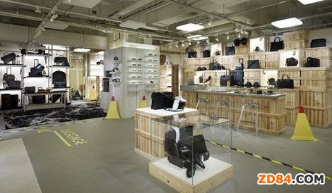 一場關(guān)于服裝品牌的“政變”