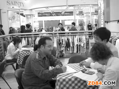 �ͻ�˹̹����ֵ���b���T(m��n)���X(ju��)���o(w��)���~�����w�Ƶ����