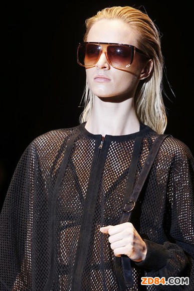 ����Kering���F(tu��n)������Ͷ�Y�\(y��n)��(d��ng)Ʒ�ơ��D��