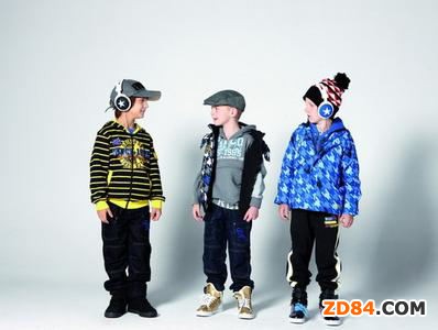 ������2014��ͯ�b�a(ch��n)�I(y��)�ڇ��H���b�ИI(y��)�еİl(f��)չڅ��