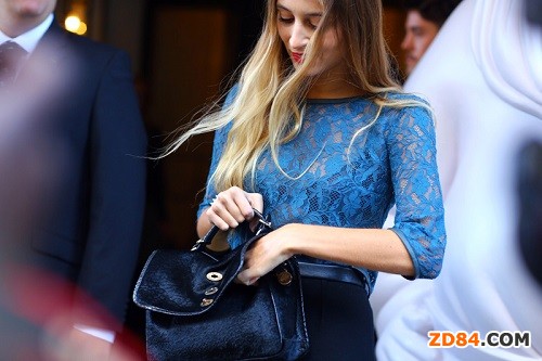 �{(l��n)ɫ�ٽz