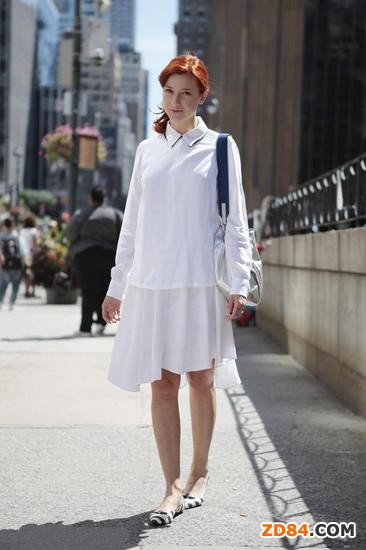 ���r�� ��ɫѩ��ȹ