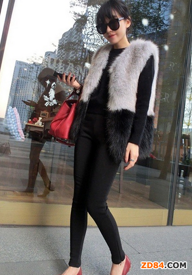 ��ɫ���� �@������һ�ӿ��Թ������