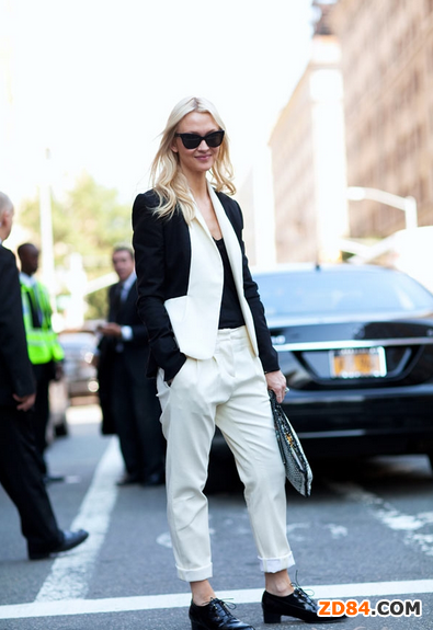 ��δ����n���İ�ɫѝ�ӣ�