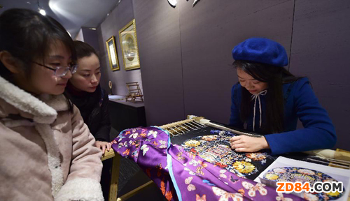 �����׌ýz�I�Ļ�ˇ�g(sh��)��(ji��)�_Ļ